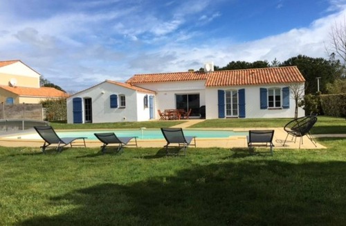 L'Aiguillon-sur-Vie House | Gite Avec Piscine Privative