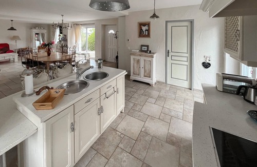 Seigy House | Gite avec piscine et jacuzzi