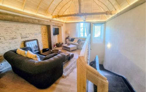 Parennes House | Gite Avec Piscine