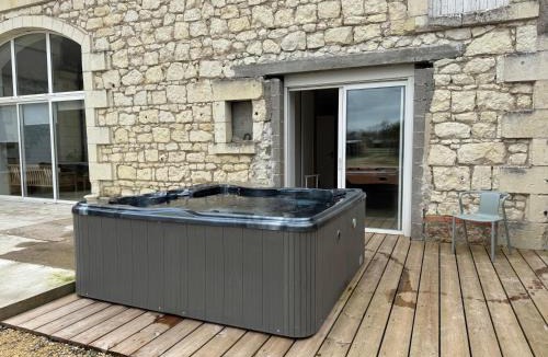 Restigne House | Gite avec piscine intérieure
