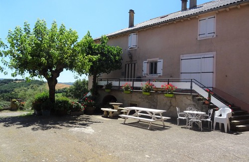 Broquies House | Gîte Aveyron 11 people in Sermet near the lake of Villefranche de Panat