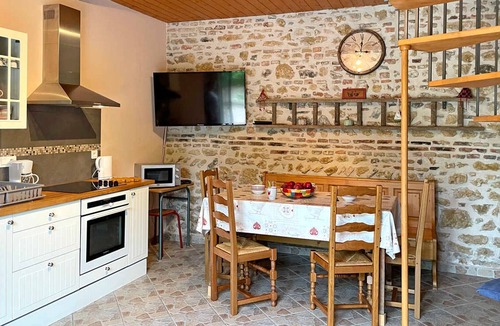 Avrilly Cottage | Gite Avrilly , 2 bedrooms, 5 persons