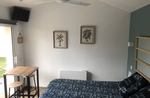 Saint-Andeol-le-Chateau Cabin | Gite "bambou" Avec Piscine