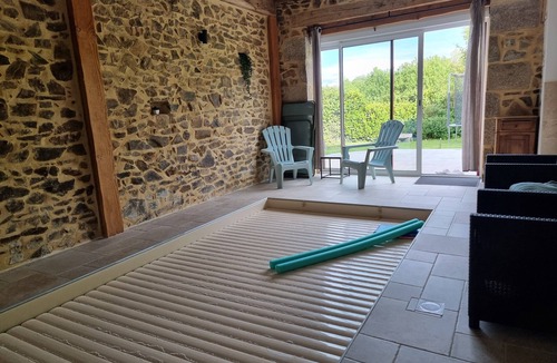 Le Chatenet-en-Dognon Cottage | Gîte Beaulieu, with heated indoor pool