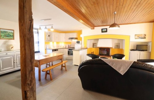 Besse Cottage | Gite Besse, 4 bedrooms, 6 persons