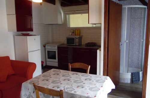 Aveze House | Gîte Bourboule, identical and buccolic setting