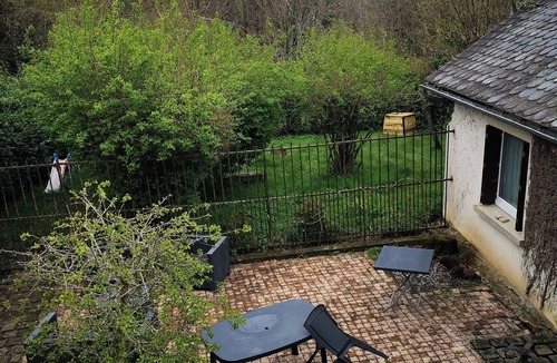 Aveze House | Gîte Bourboule, identical and buccolic setting