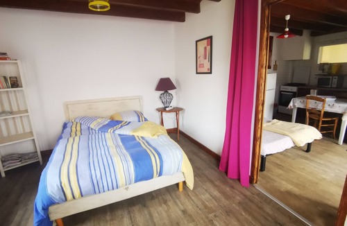 Aveze House | Gîte Bourboule, identical and buccolic setting