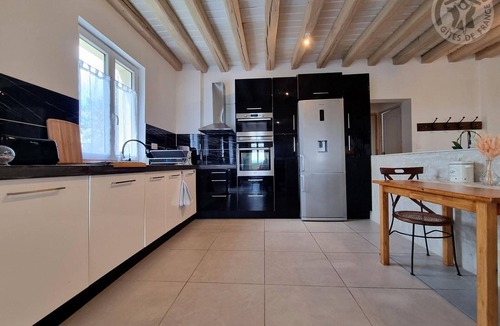 Bourdonne Cottage | Gite Bourdonné, 2 bedrooms, 4 persons