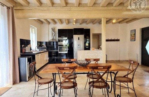 Bourdonne Cottage | Gite Bourdonné, 2 bedrooms, 4 persons