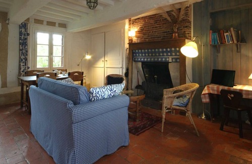 Bully House | Gite Bully (Rhône), 2 bedrooms, 4 persons