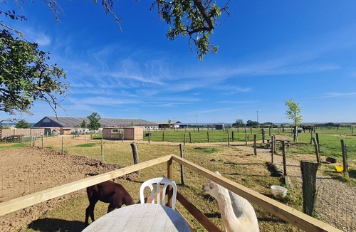Burthecourt-aux-Chenes Cottage | Gite Burthecourt-aux-Chênes, 1 bedroom, 4 persons