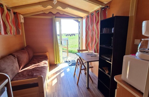 Burthecourt-aux-Chenes Cottage | Gite Burthecourt-aux-Chênes, 1 bedroom, 4 persons