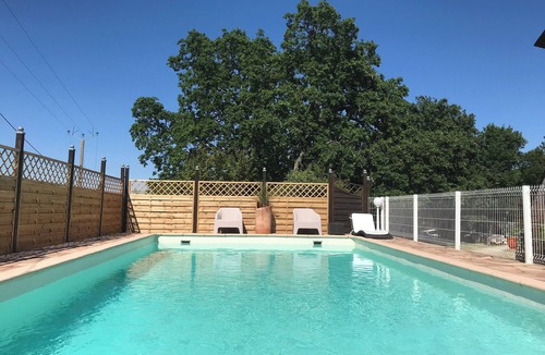 Salavas Cottage | GITE CADES-MAS OF OLD OAK-WITH POOL IN PEACE