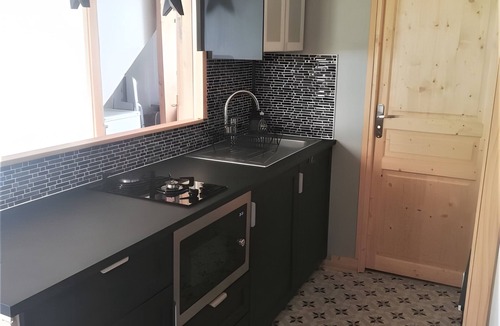 Faverges-Seythenex Apartment | Gite Cairn, ground floor chalet near Lake Annecy and ski resorts
