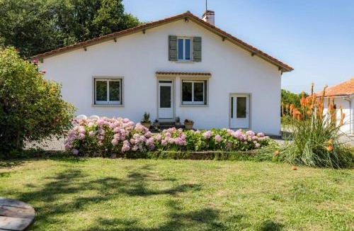 Eyres-Moncube House | Gite caperot