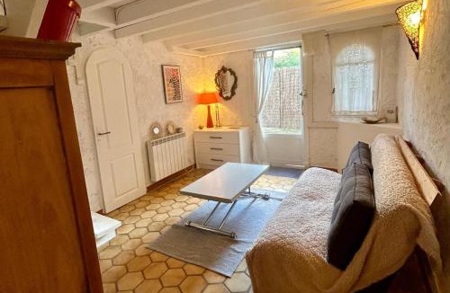 Montesquieu-des-Alberes House | Gite Casot Merveille