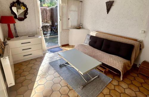 Montesquieu-des-Alberes House | Gite Casot Merveille