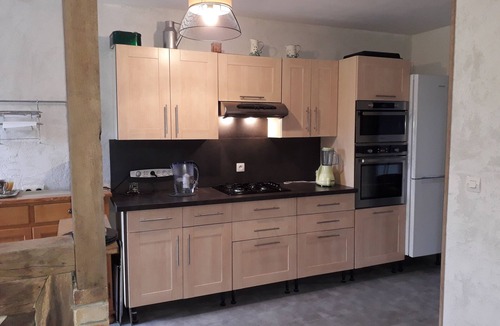 Montjay House | Gite "CELINA"