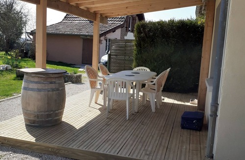 Montjay House | Gite "CELINA"