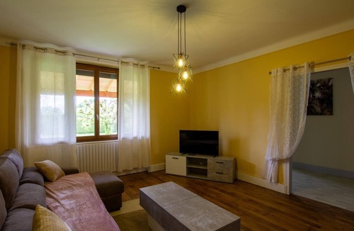 Chalais Cottage | Gite Chalais, 2 bedrooms, 4 persons
