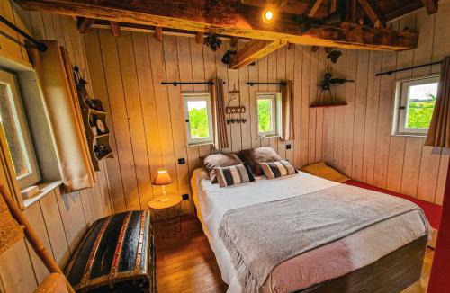 Monlezun Bed & Breakfast | Gite Chambre d'hôtes insolite PIGEONNIER IN MARCIAC Gers