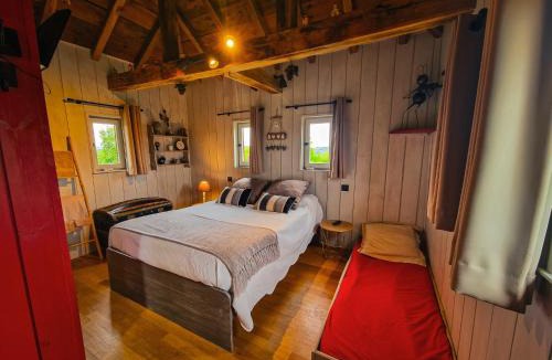 Monlezun Bed & Breakfast | Gite Chambre d'hôtes insolite PIGEONNIER IN MARCIAC Gers