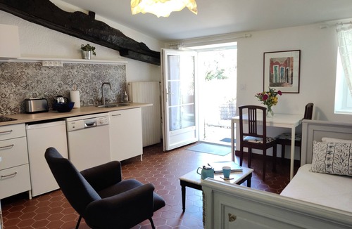 Camblanes-et-Meynac Apartment | Gite chateau Ysard