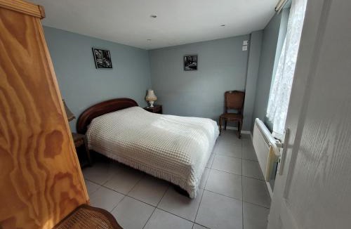 Cellettes House | Gite chez Matos maison entière avec 3 chambres et grande cour pour animaux admis