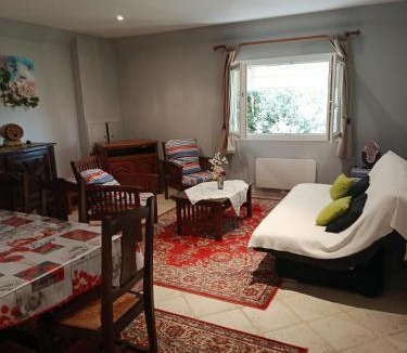 Valence-sur-Baise Apartment | Gite Chez Pierrette