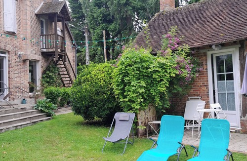 Brinon-sur-Sauldre House | Gite "Chez Santia