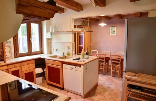 Montbazon House | Gîte Chez Stéphanie Montbazon, 5-bedroom farmhouse in the heart of the village - 15pers