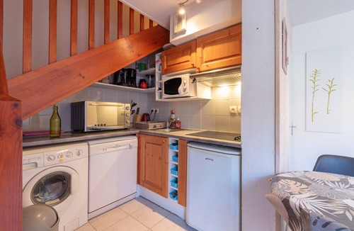Peyragudes Cottage | Gîte 'Clarabide' with Mountain View, Private Terrace and Wi-Fi