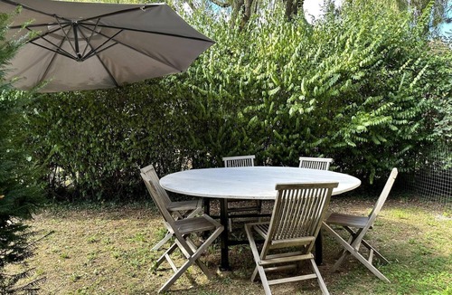 Essey House | Gite Climatisé les Lauriers