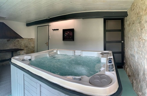 Lasserre House | GITE COSY Spa 5 p dans elevage chevaux merens face Panorama Pyrenees PLEIN SUD