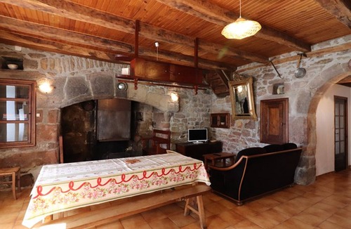 Cros-de-Montvert Cottage | Gite Cros-de-Montvert, 2 bedrooms, 5 persons
