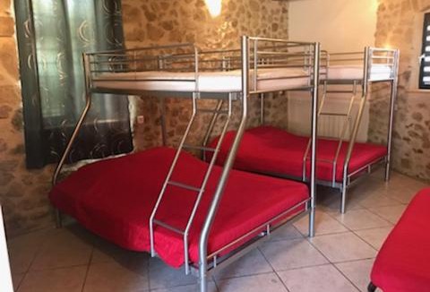 Saint-Julien-Labrousse Hotel | Gite d'étape le code bar