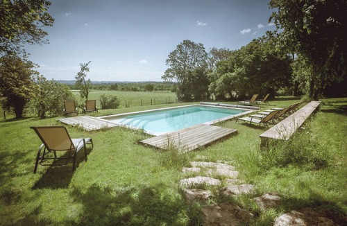 Saint-Hilaire-les-Places House | Gîte de Cybèle, swimming pool, wifi and charm in the heart of the Limousin countryside