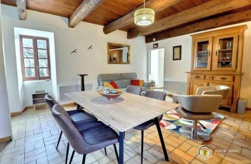 Joyeuse House | gite dans hameau en bord de rivière