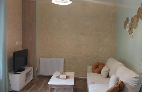 Poigny Apartment | Gite dans une ancienne corps de ferme C