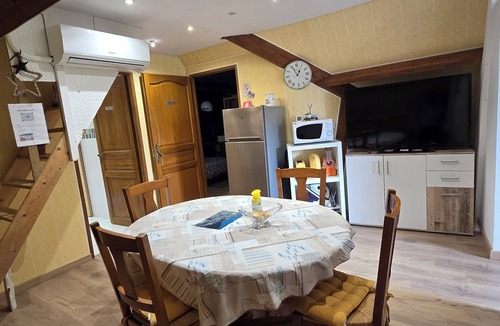 Etaples Apartment | Gite de 103 m² au Borde de mer Etaples le Touquet Billard Baby Foot Home Cinéma