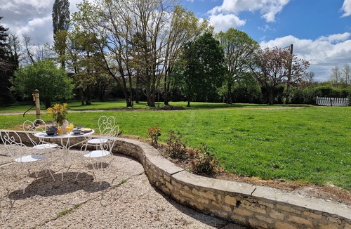 Bazoches-au-Houlme House | Gite de Campagne Avec son Parc Arboré!