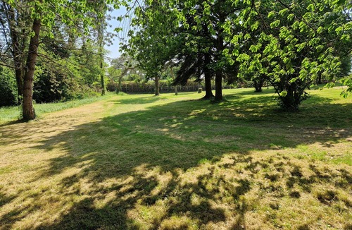 Bazoches-au-Houlme House | Gite de Campagne Avec son Parc Arboré!
