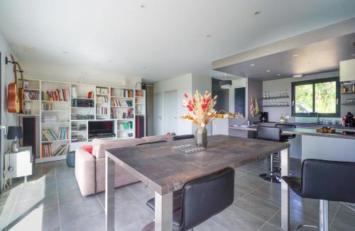 Vers House | Gite de Chantecoucou - Piscine privative et vue