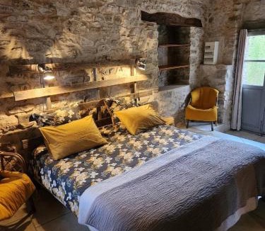Vezenobres House | Gite de charme 80 m², piscine, proche d'Uzès.