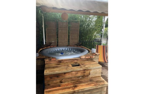 Aussonne Condo | Gite de Charme Avec Jacuzzi