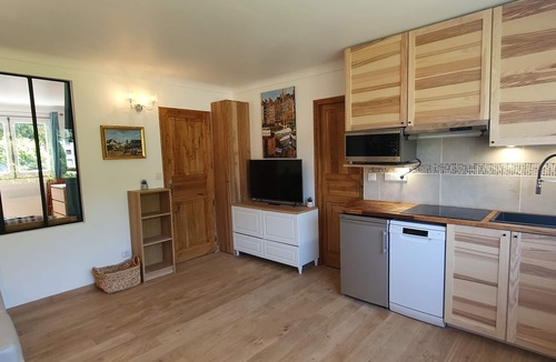 Honfleur House | Gite de Charme Centre 4P, Jardin, Parking, Durable