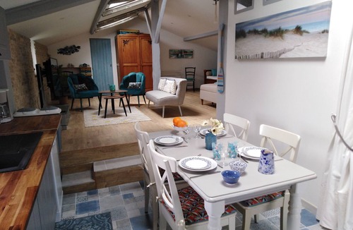 Pineuilh House | gite de charme dans longère viticole