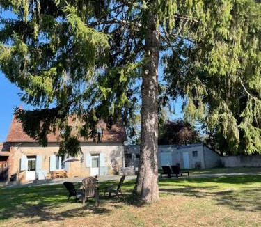 Bourbon-l'Archambault House | Gite de Fleur - Chateau du Grand Luçay