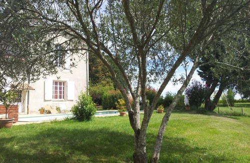 Saint-Genes-de-Lombaud House | Gite DE Montval - Saint-genes-de-lombaud